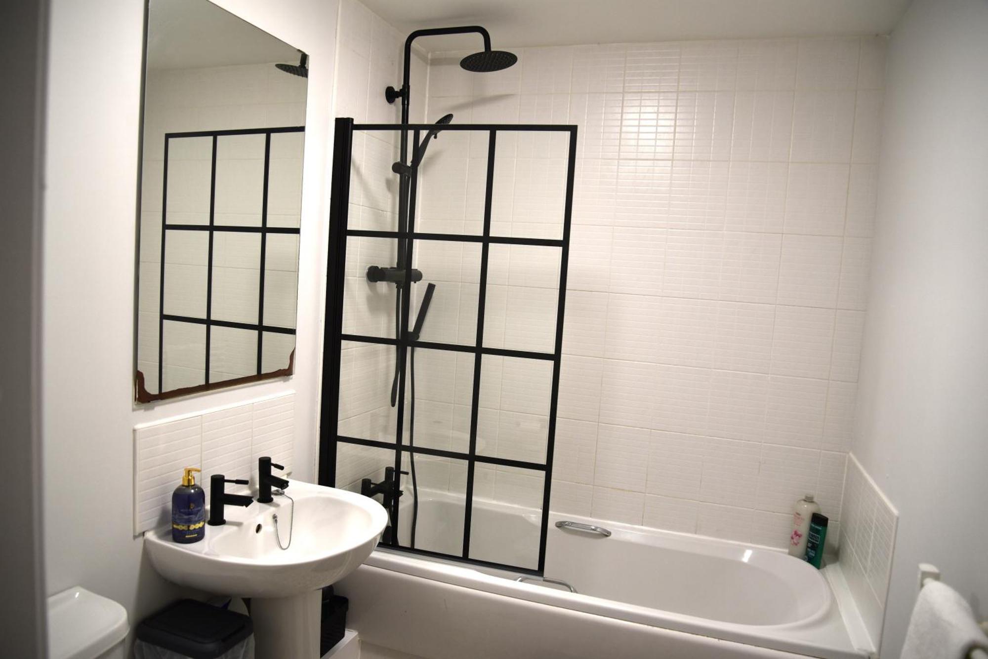 Spacious 1 Bedroom Apartment In Wigan Shevington Экстерьер фото